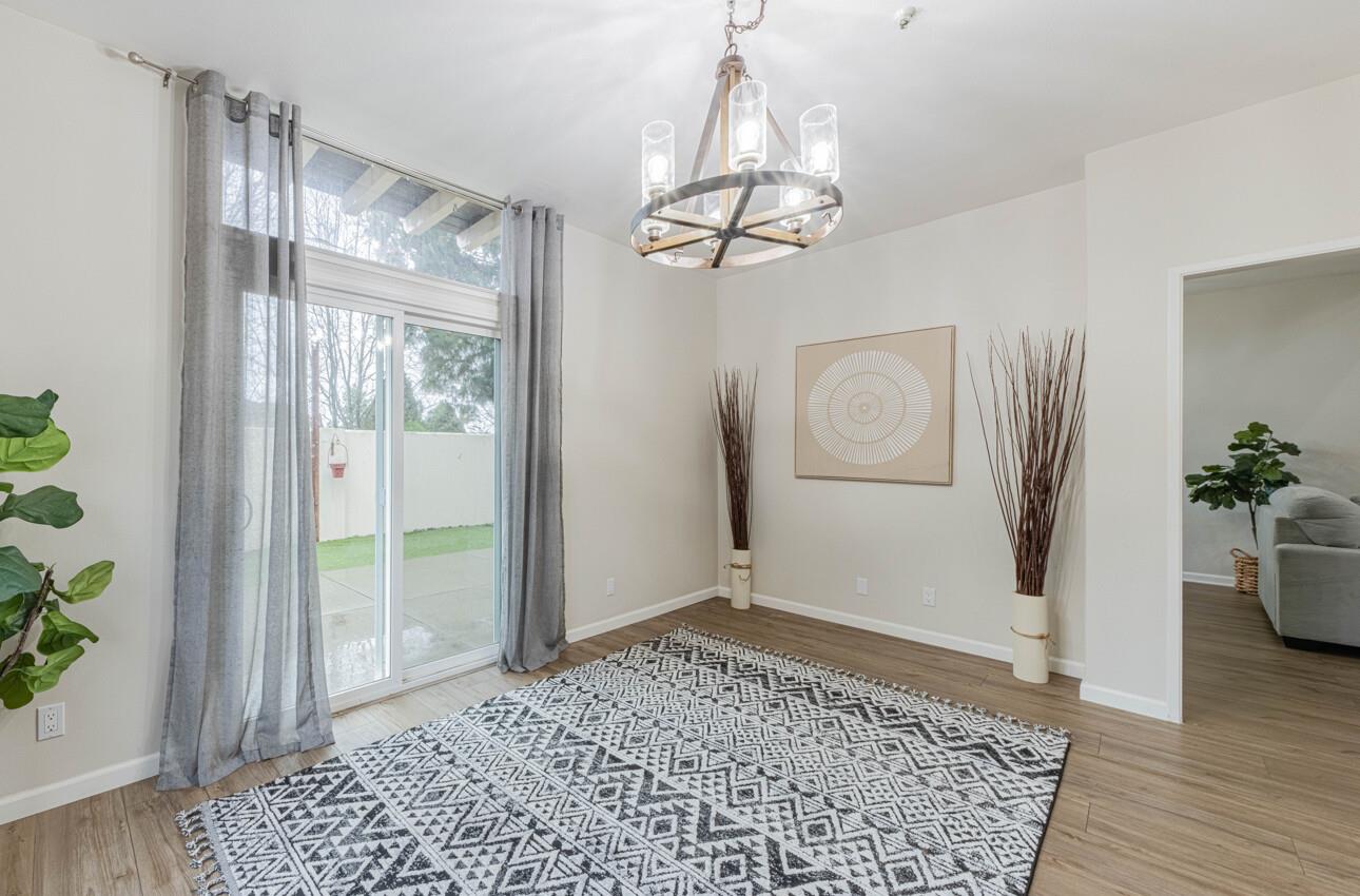 Detail Gallery Image 10 of 34 For 949 Nantucket Blvd #1,  Salinas,  CA 93906 - 3 Beds | 2/1 Baths
