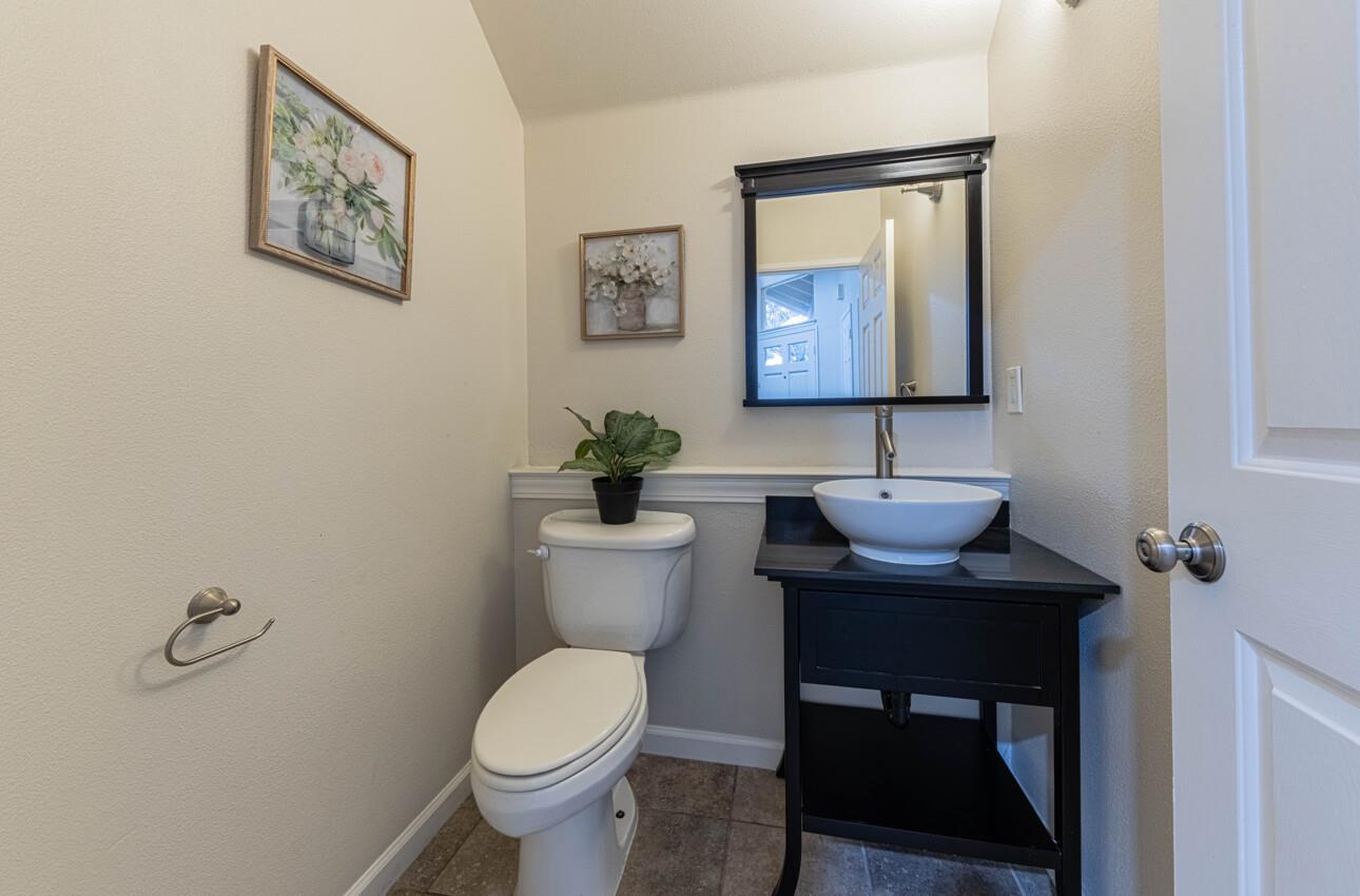 Detail Gallery Image 19 of 34 For 949 Nantucket Blvd #1,  Salinas,  CA 93906 - 3 Beds | 2/1 Baths