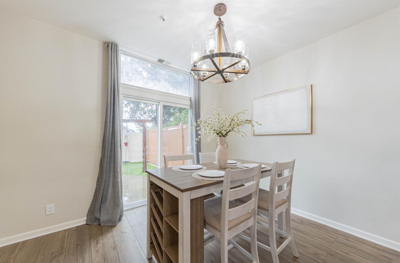 Detail Gallery Image 6 of 34 For 949 Nantucket Blvd #1,  Salinas,  CA 93906 - 3 Beds | 2/1 Baths