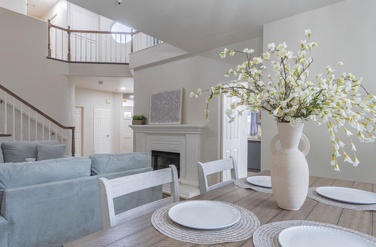 Detail Gallery Image 9 of 34 For 949 Nantucket Blvd #1,  Salinas,  CA 93906 - 3 Beds | 2/1 Baths