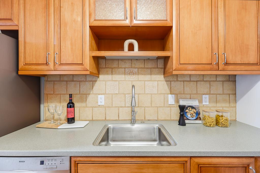 Detail Gallery Image 11 of 78 For 125 Connemara Way #32,  Sunnyvale,  CA 94087 - 2 Beds | 1/1 Baths