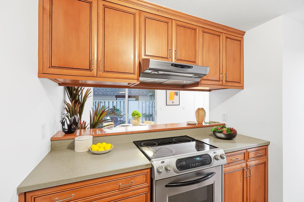 Detail Gallery Image 12 of 78 For 125 Connemara Way #32,  Sunnyvale,  CA 94087 - 2 Beds | 1/1 Baths