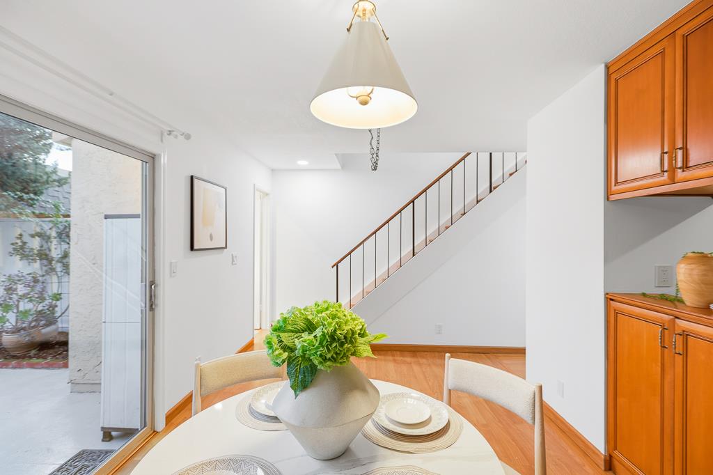 Detail Gallery Image 21 of 78 For 125 Connemara Way #32,  Sunnyvale,  CA 94087 - 2 Beds | 1/1 Baths