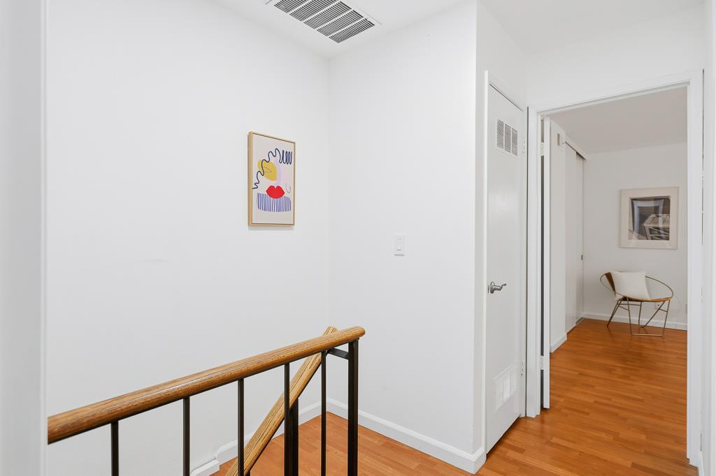 Detail Gallery Image 27 of 78 For 125 Connemara Way #32,  Sunnyvale,  CA 94087 - 2 Beds | 1/1 Baths