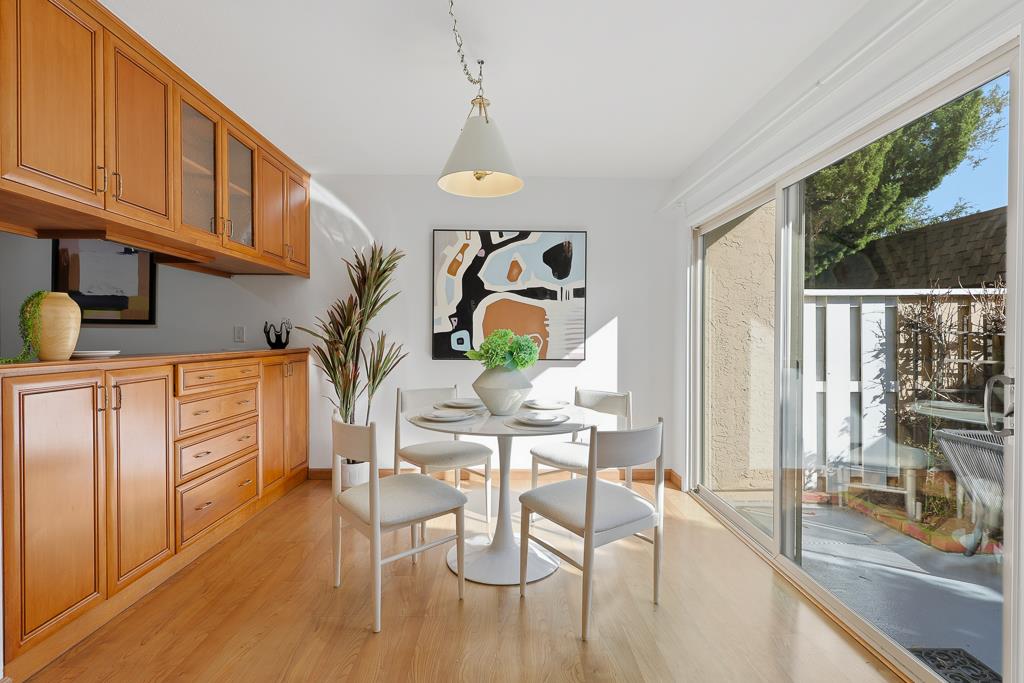 Detail Gallery Image 38 of 78 For 125 Connemara Way #32,  Sunnyvale,  CA 94087 - 2 Beds | 1/1 Baths