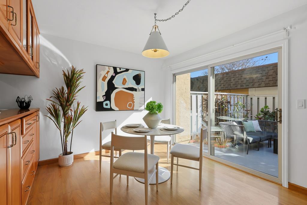 Detail Gallery Image 40 of 78 For 125 Connemara Way #32,  Sunnyvale,  CA 94087 - 2 Beds | 1/1 Baths