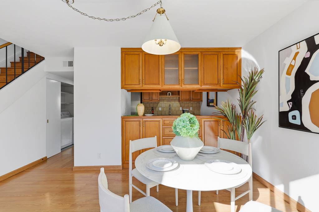 Detail Gallery Image 41 of 78 For 125 Connemara Way #32,  Sunnyvale,  CA 94087 - 2 Beds | 1/1 Baths