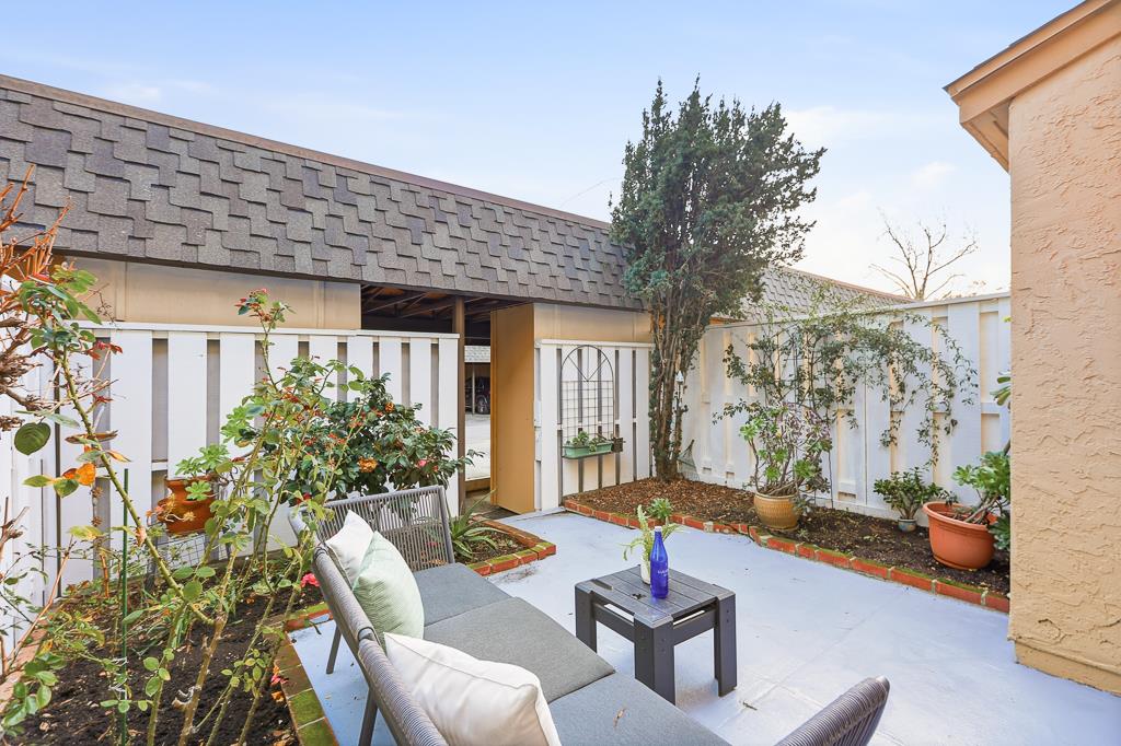 Detail Gallery Image 44 of 78 For 125 Connemara Way #32,  Sunnyvale,  CA 94087 - 2 Beds | 1/1 Baths