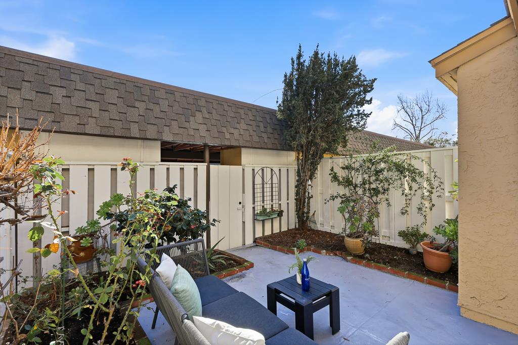 Detail Gallery Image 49 of 78 For 125 Connemara Way #32,  Sunnyvale,  CA 94087 - 2 Beds | 1/1 Baths