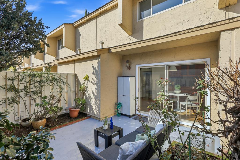 Detail Gallery Image 50 of 78 For 125 Connemara Way #32,  Sunnyvale,  CA 94087 - 2 Beds | 1/1 Baths