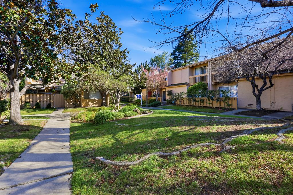 Detail Gallery Image 59 of 78 For 125 Connemara Way #32,  Sunnyvale,  CA 94087 - 2 Beds | 1/1 Baths