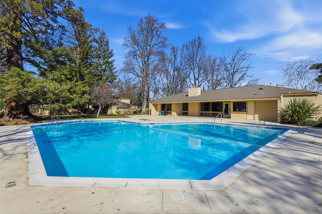 Detail Gallery Image 71 of 78 For 125 Connemara Way #32,  Sunnyvale,  CA 94087 - 2 Beds | 1/1 Baths