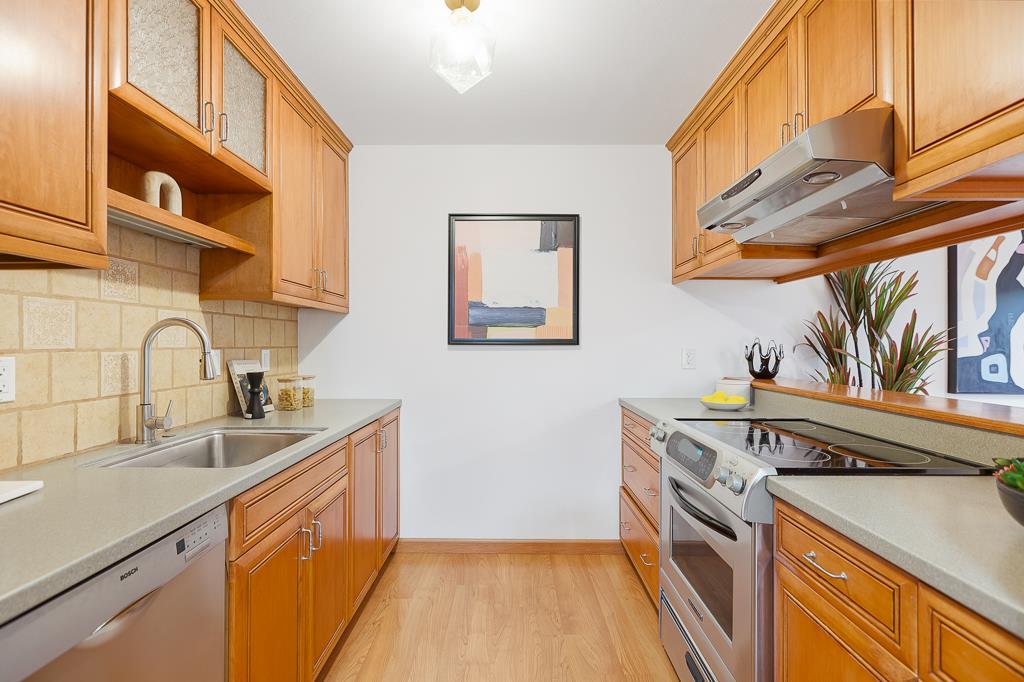 Detail Gallery Image 8 of 78 For 125 Connemara Way #32,  Sunnyvale,  CA 94087 - 2 Beds | 1/1 Baths