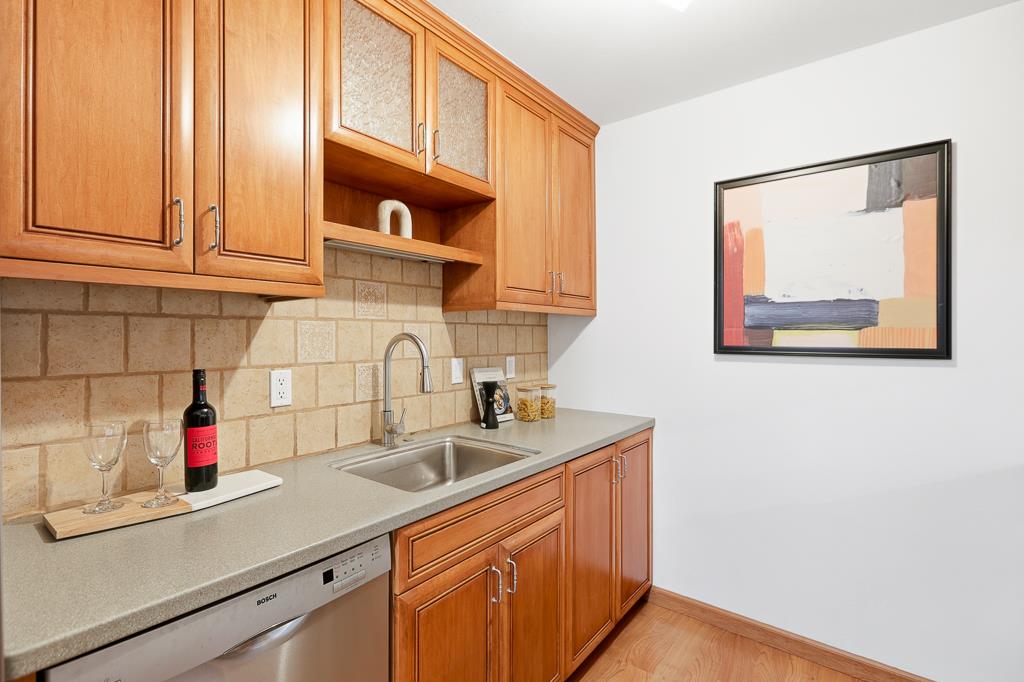 Detail Gallery Image 9 of 78 For 125 Connemara Way #32,  Sunnyvale,  CA 94087 - 2 Beds | 1/1 Baths