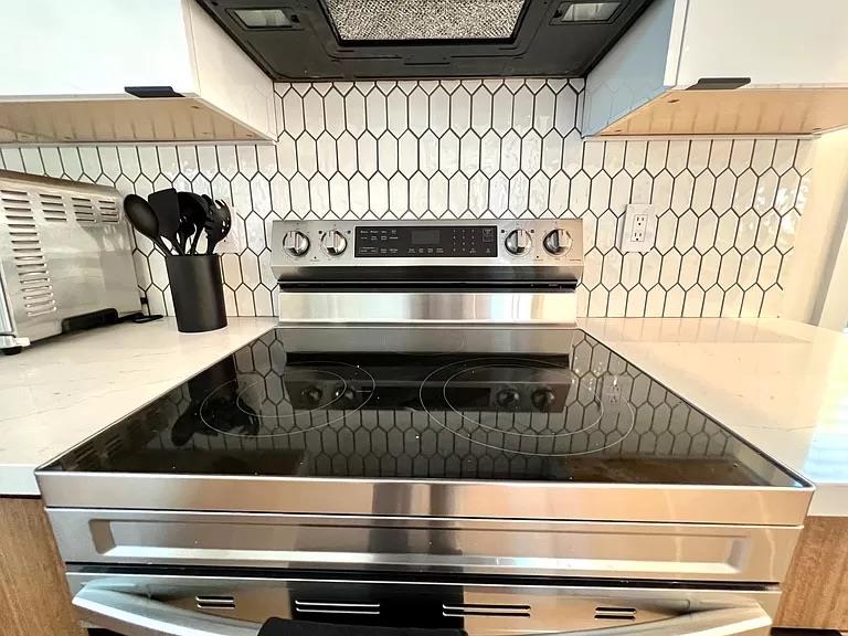 Detail Gallery Image 16 of 44 For 2050 Williams St, Palo Alto,  CA 94306 - – Beds | – Baths