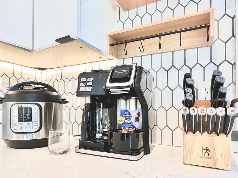 Detail Gallery Image 17 of 44 For 2050 Williams St, Palo Alto,  CA 94306 - – Beds | – Baths