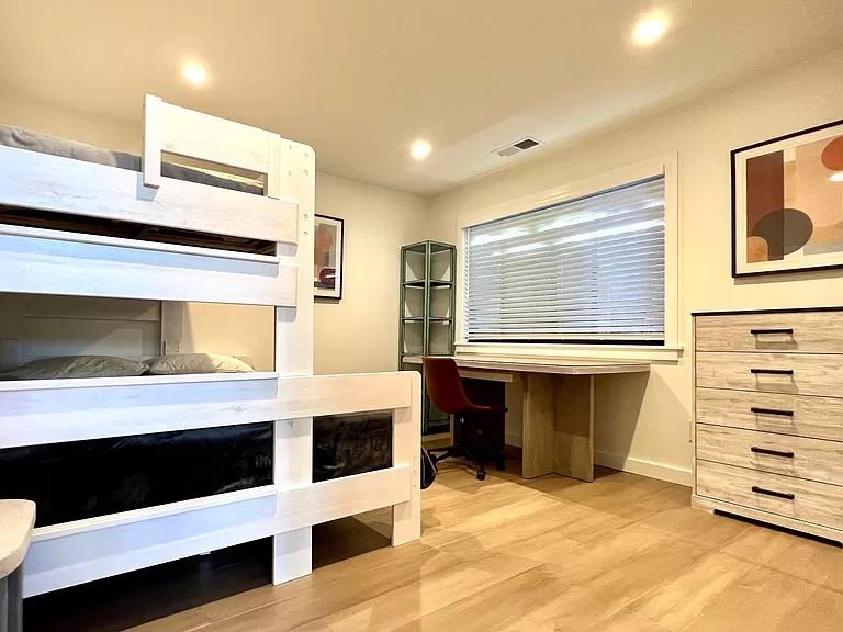 Detail Gallery Image 22 of 44 For 2050 Williams St, Palo Alto,  CA 94306 - – Beds | – Baths