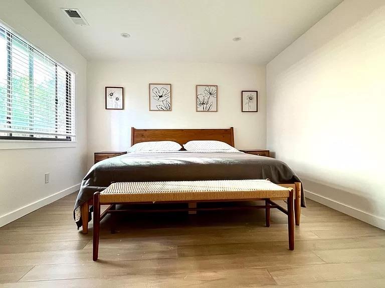 Detail Gallery Image 26 of 44 For 2050 Williams St, Palo Alto,  CA 94306 - – Beds | – Baths