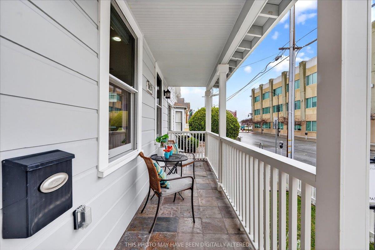 Detail Gallery Image 3 of 45 For 143 N Almaden Blvd, San Jose,  CA 95110 - 3 Beds | 2 Baths