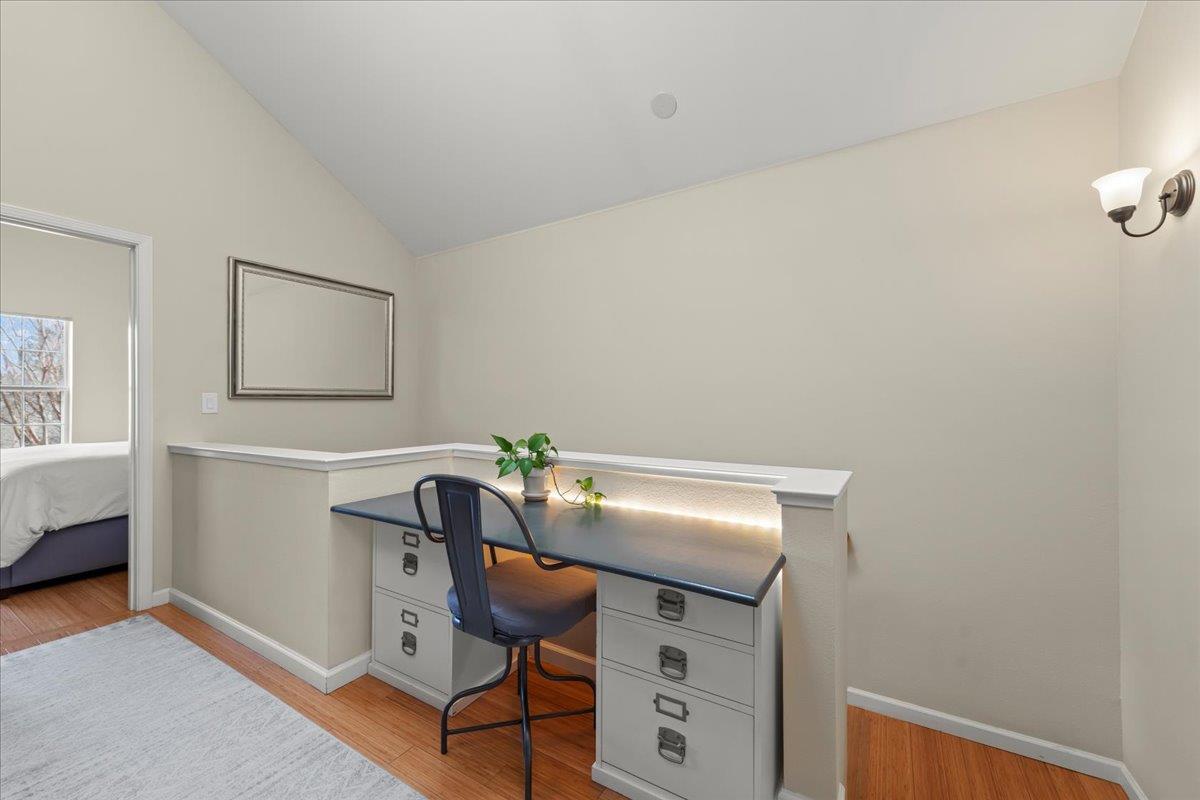 Detail Gallery Image 12 of 34 For 105 Village Cir, Santa Cruz,  CA 95060 - 3 Beds | 2/1 Baths