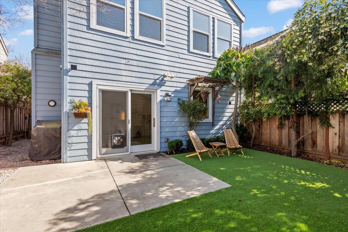 Detail Gallery Image 25 of 34 For 105 Village Cir, Santa Cruz,  CA 95060 - 3 Beds | 2/1 Baths