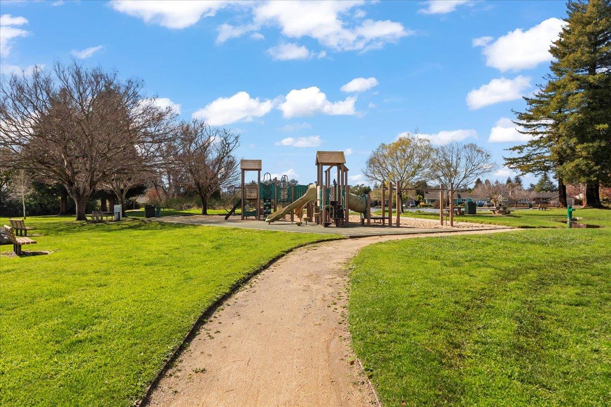 Detail Gallery Image 30 of 34 For 105 Village Cir, Santa Cruz,  CA 95060 - 3 Beds | 2/1 Baths