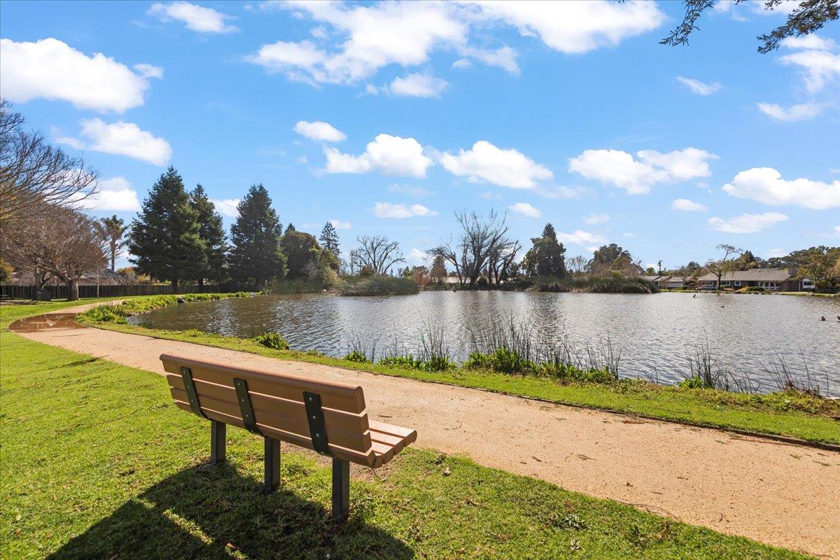 Detail Gallery Image 31 of 34 For 105 Village Cir, Santa Cruz,  CA 95060 - 3 Beds | 2/1 Baths