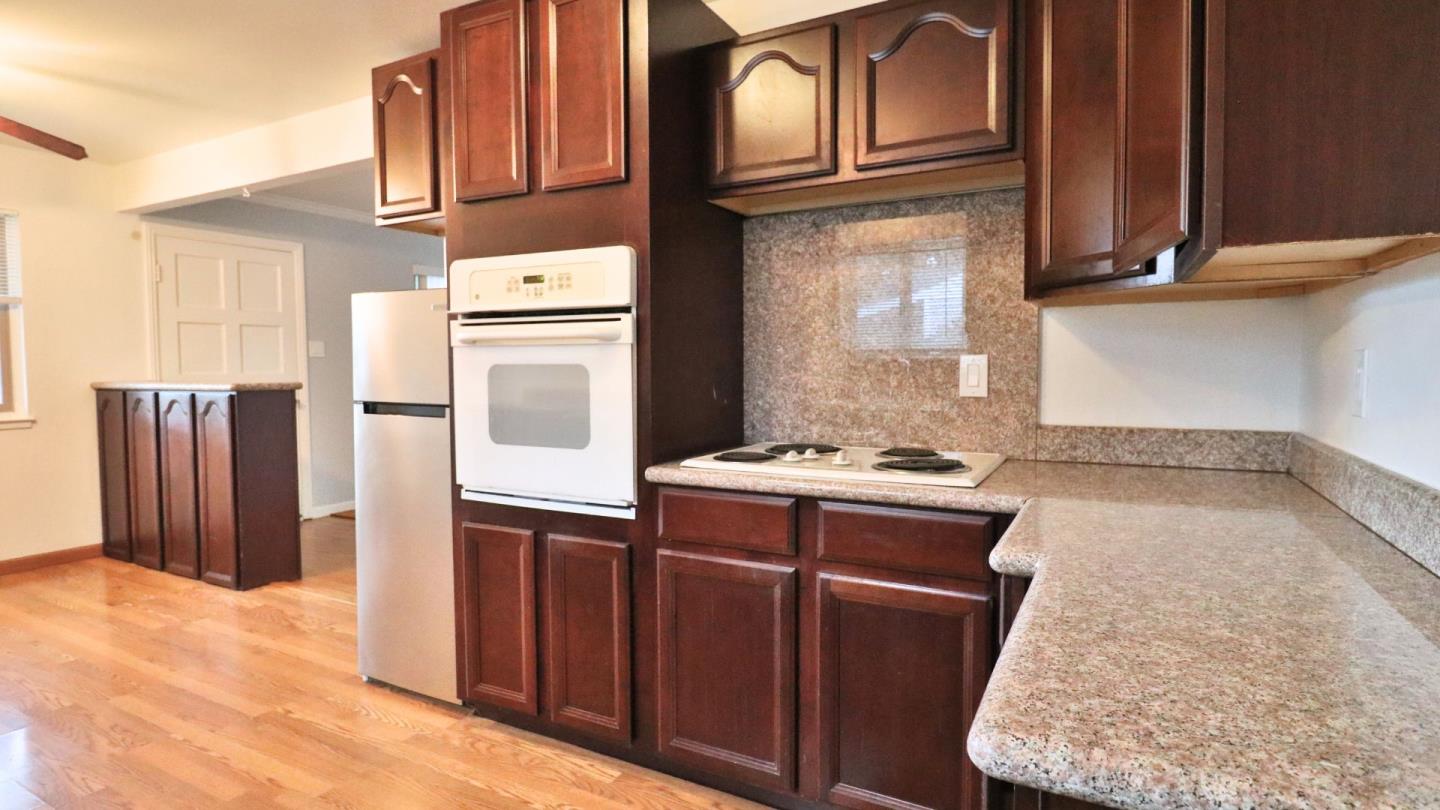 Detail Gallery Image 14 of 32 For 1135 Beech St, East Palo Alto,  CA 94303 - 3 Beds | 1/1 Baths