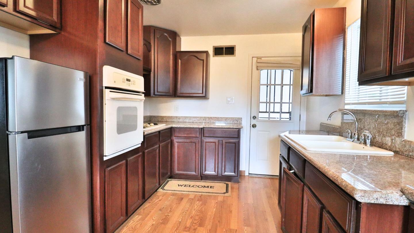 Detail Gallery Image 16 of 32 For 1135 Beech St, East Palo Alto,  CA 94303 - 3 Beds | 1/1 Baths