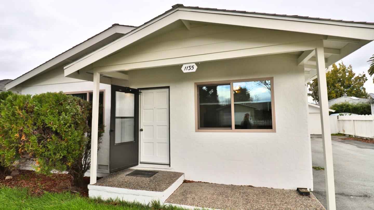 Detail Gallery Image 6 of 32 For 1135 Beech St, East Palo Alto,  CA 94303 - 3 Beds | 1/1 Baths