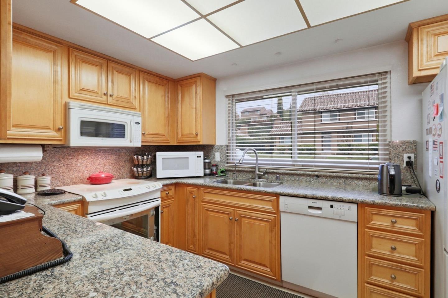 Detail Gallery Image 10 of 14 For 350 Otono Ct, San Jose,  CA 95111 - 3 Beds | 2 Baths