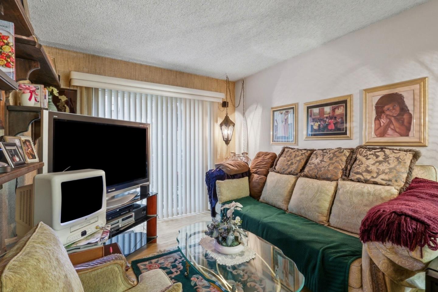 Detail Gallery Image 8 of 14 For 350 Otono Ct, San Jose,  CA 95111 - 3 Beds | 2 Baths