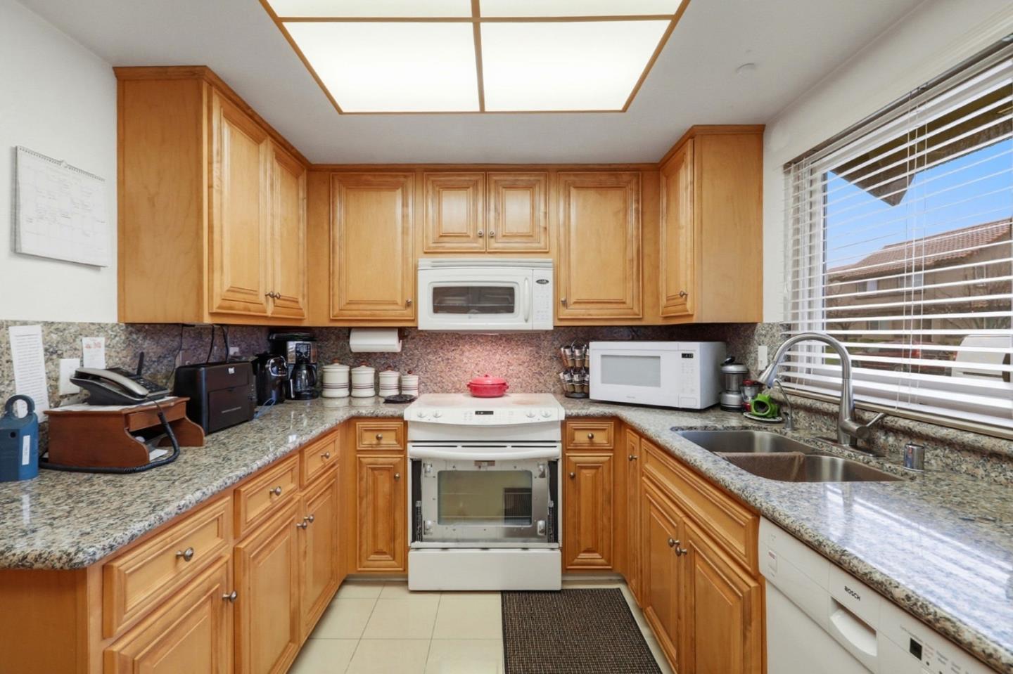 Detail Gallery Image 9 of 14 For 350 Otono Ct, San Jose,  CA 95111 - 3 Beds | 2 Baths