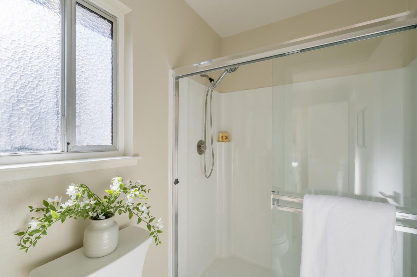 Detail Gallery Image 33 of 80 For 909 Hillcrest Blvd, Millbrae,  CA 94030 - 3 Beds | 3 Baths