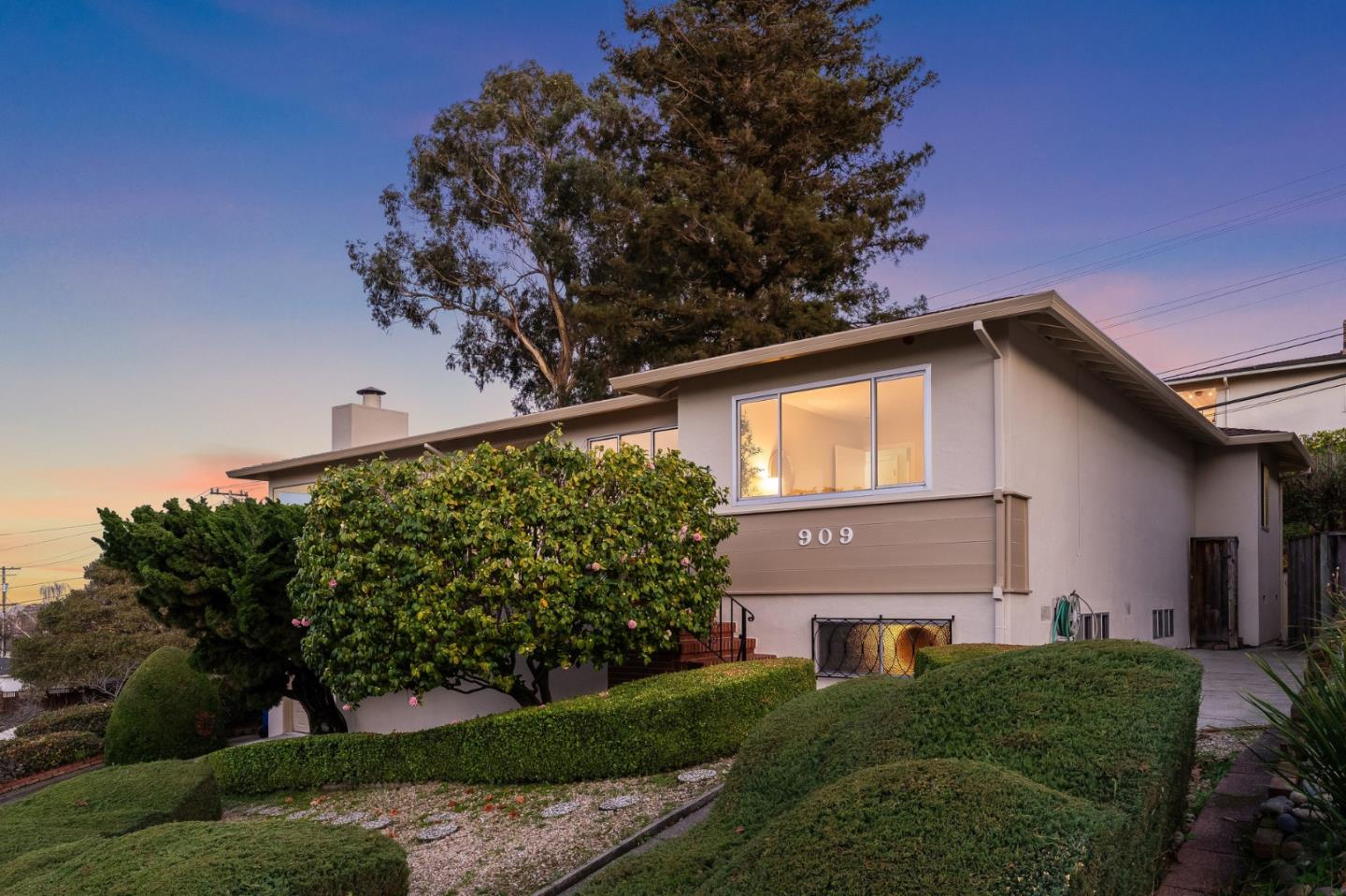 Detail Gallery Image 60 of 80 For 909 Hillcrest Blvd, Millbrae,  CA 94030 - 3 Beds | 3 Baths