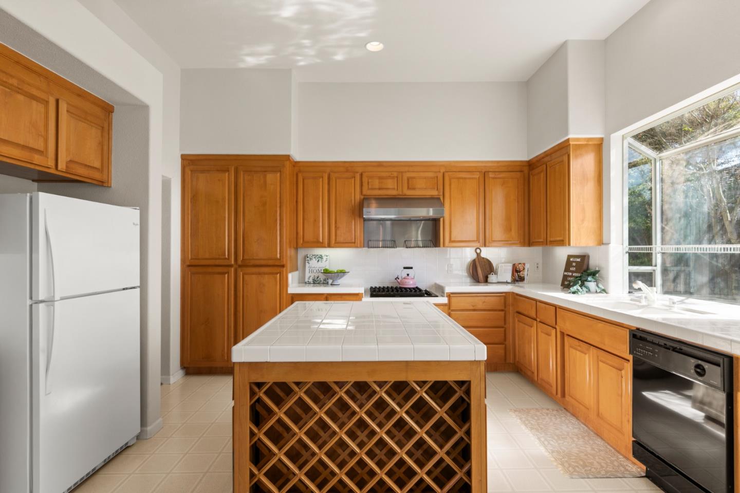 Detail Gallery Image 14 of 50 For 4321 Mackin Woods Ln, San Jose,  CA 95135 - 4 Beds | 2/1 Baths