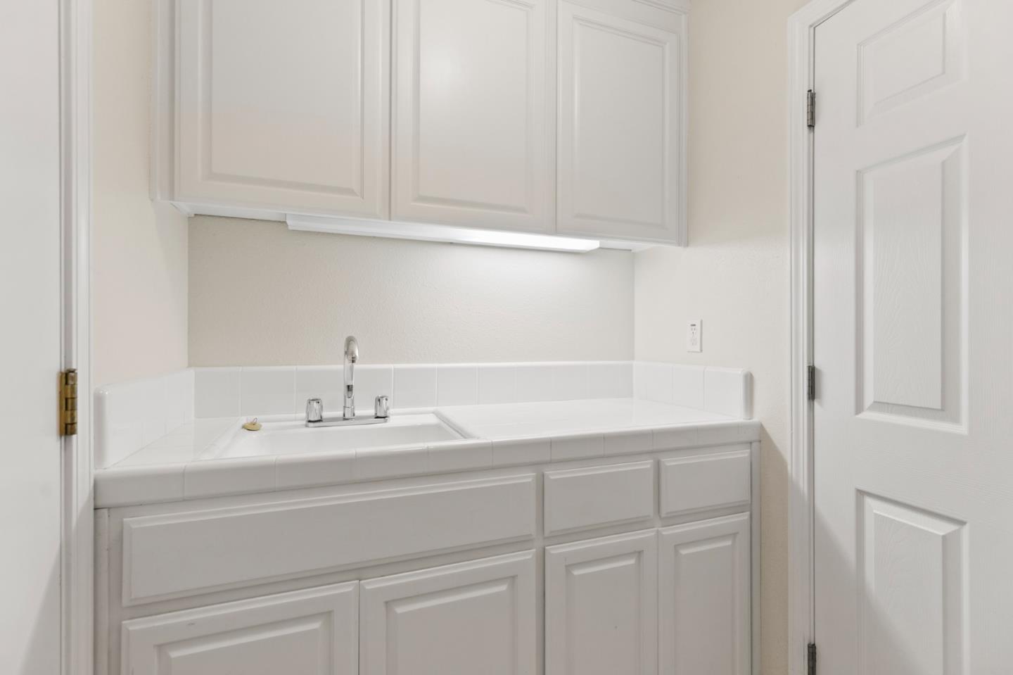 Detail Gallery Image 30 of 50 For 4321 Mackin Woods Ln, San Jose,  CA 95135 - 4 Beds | 2/1 Baths