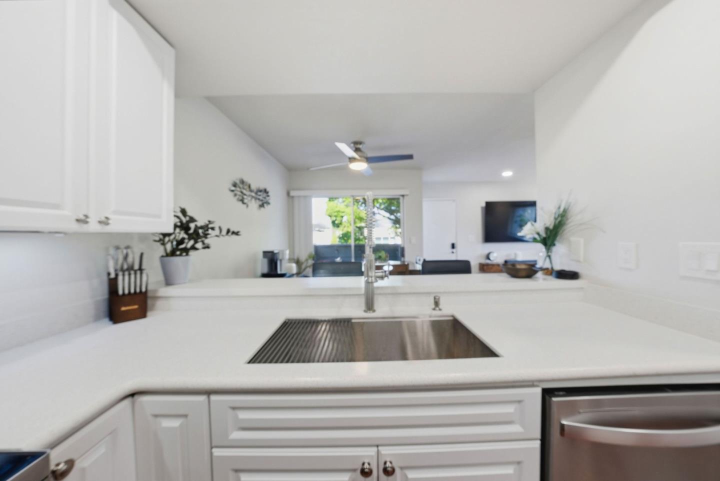 Detail Gallery Image 16 of 46 For 563 Groth Pl, San Jose,  CA 95111 - 2 Beds | 1 Baths