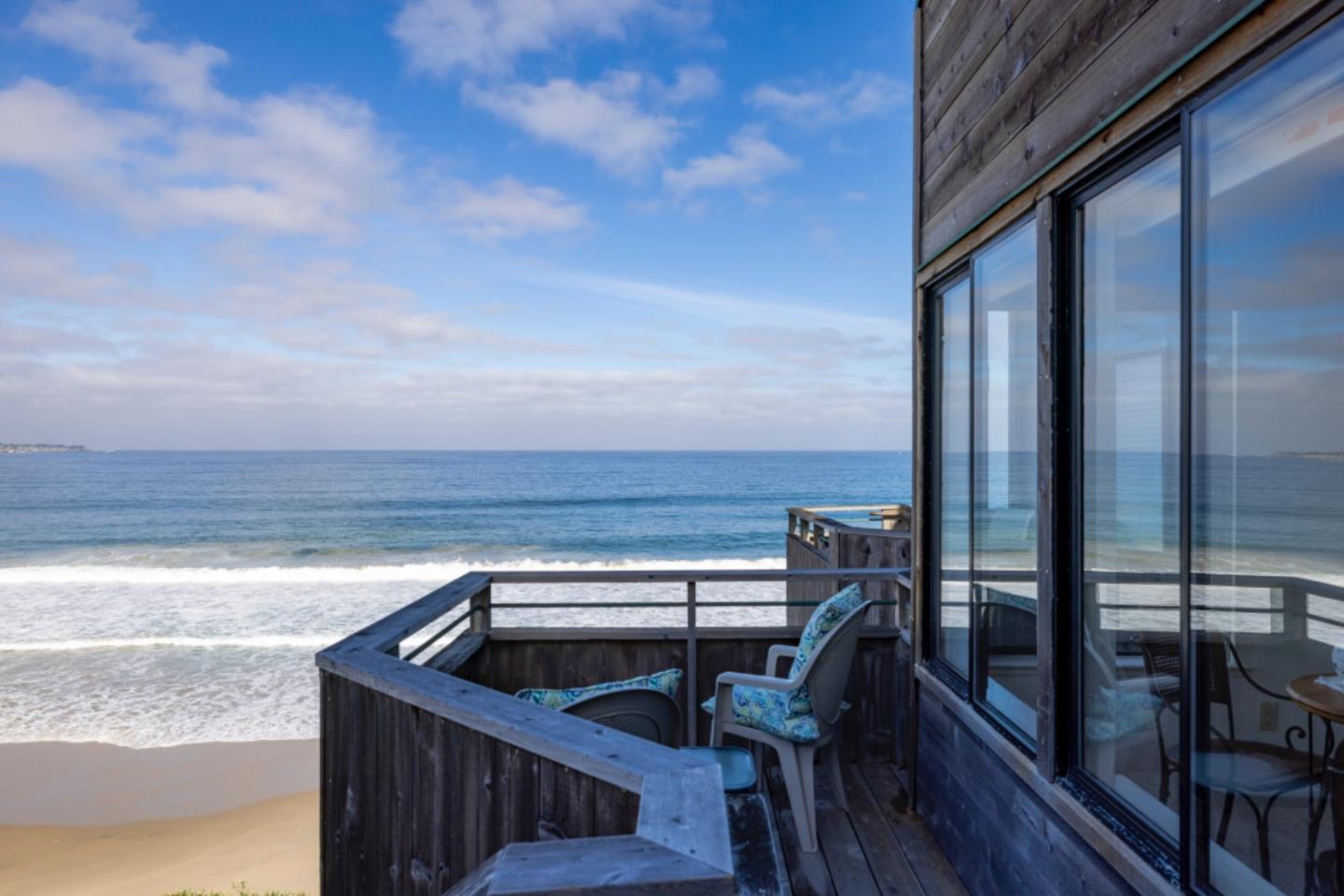 Detail Gallery Image 3 of 21 For 1 Surf Way #216,  Monterey,  CA 93940 - 1 Beds | 1 Baths