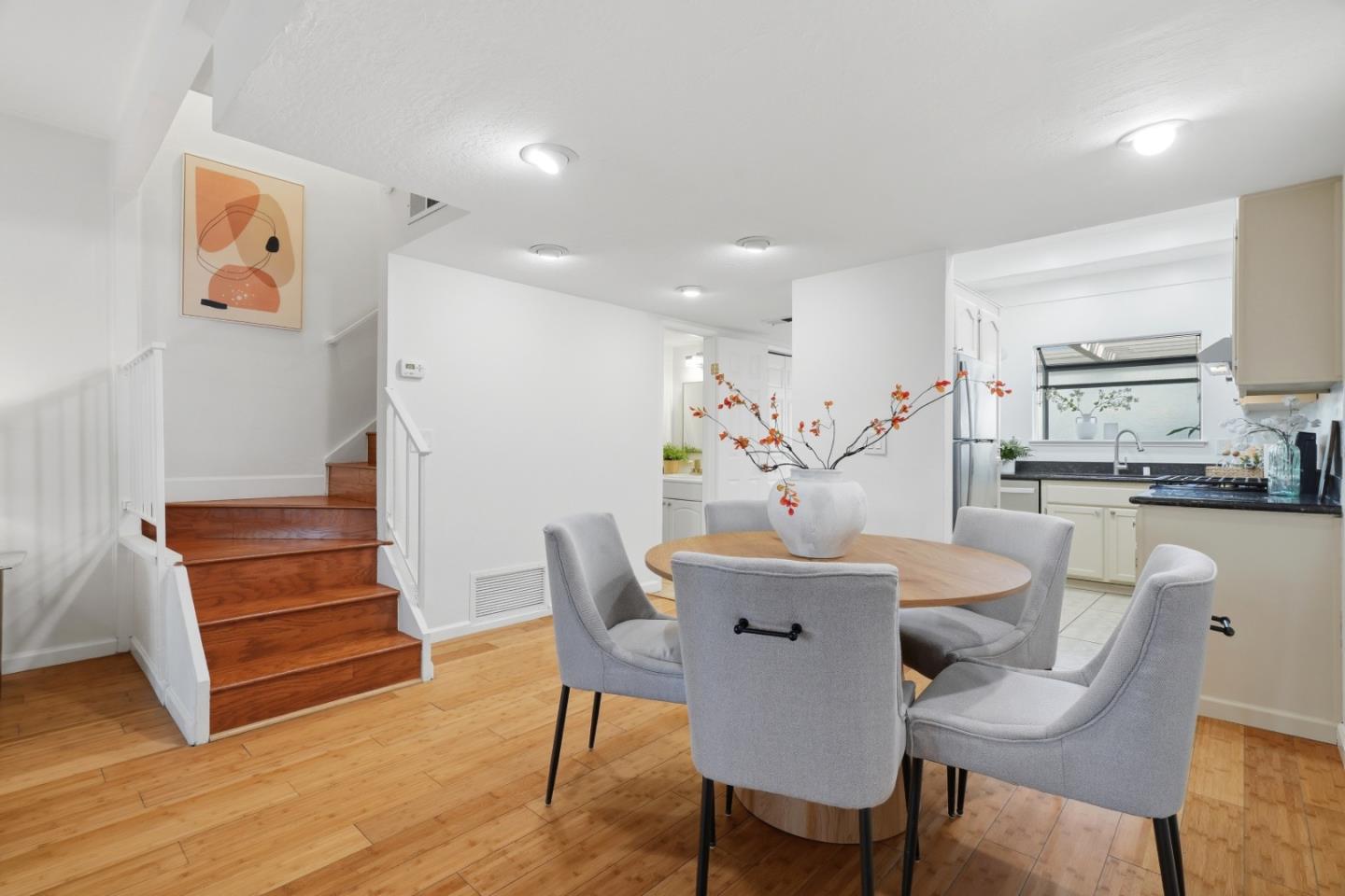 Detail Gallery Image 11 of 31 For 10477 Mary Ave, Cupertino,  CA 95014 - 2 Beds | 1/1 Baths