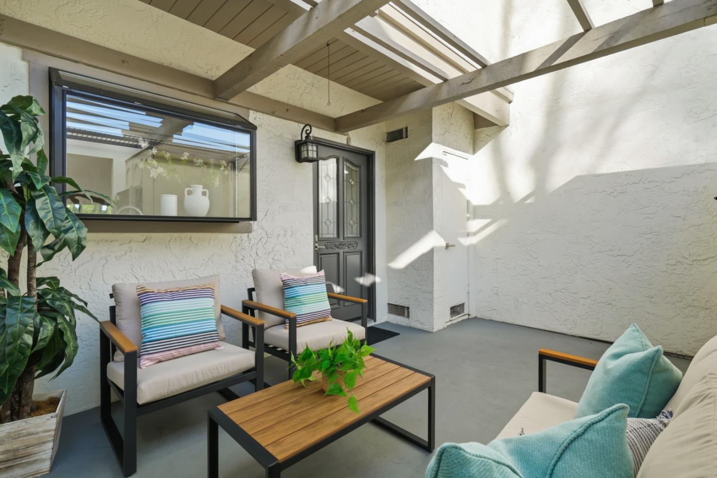 Detail Gallery Image 5 of 31 For 10477 Mary Ave, Cupertino,  CA 95014 - 2 Beds | 1/1 Baths