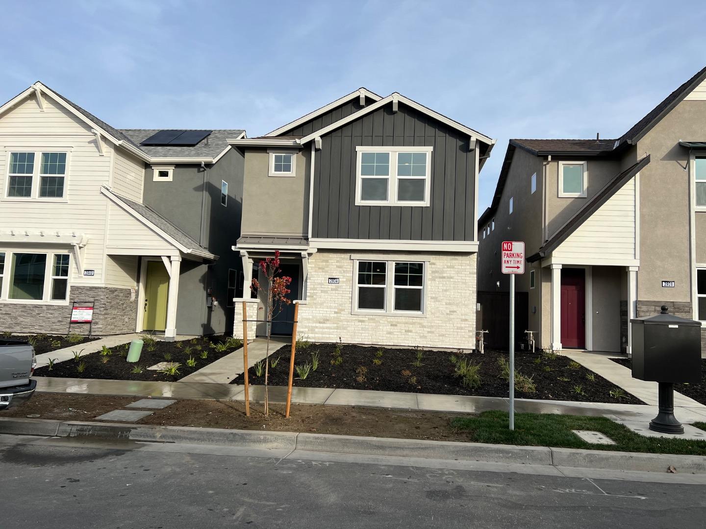 Front Image Thumbnail for ML82035187