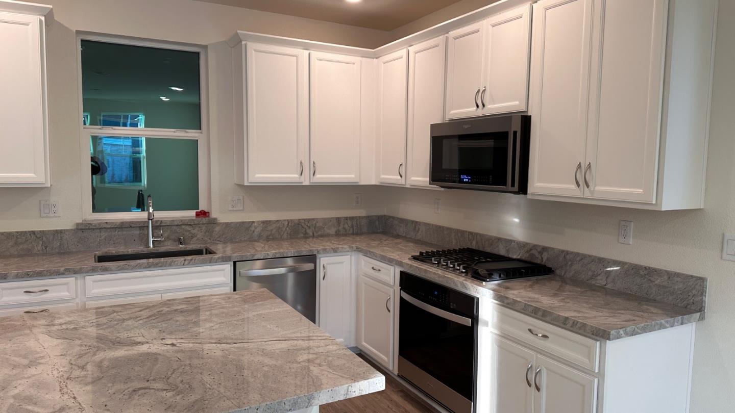 Detail Gallery Image 6 of 24 For 2934 Wheat Grass St, Sacramento,  CA 95833 - 3 Beds | 2/1 Baths