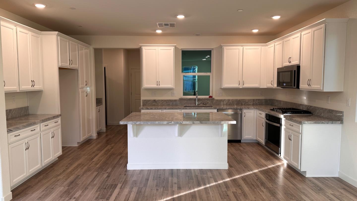 Detail Gallery Image 7 of 24 For 2934 Wheat Grass St, Sacramento,  CA 95833 - 3 Beds | 2/1 Baths