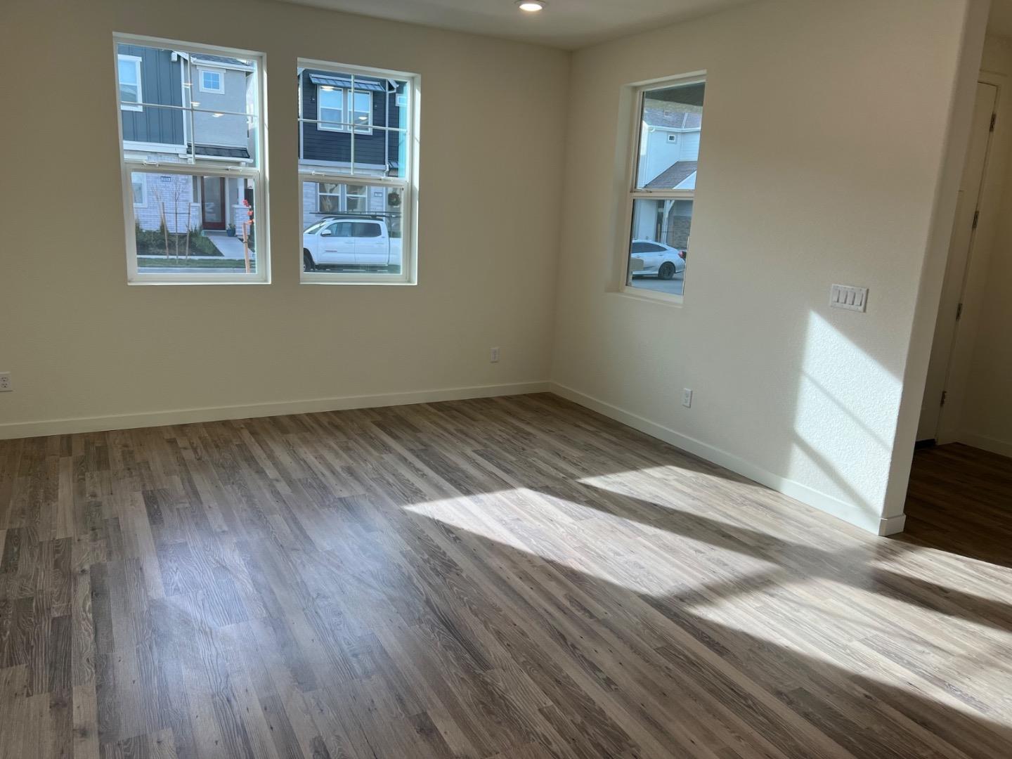 Detail Gallery Image 8 of 24 For 2934 Wheat Grass St, Sacramento,  CA 95833 - 3 Beds | 2/1 Baths