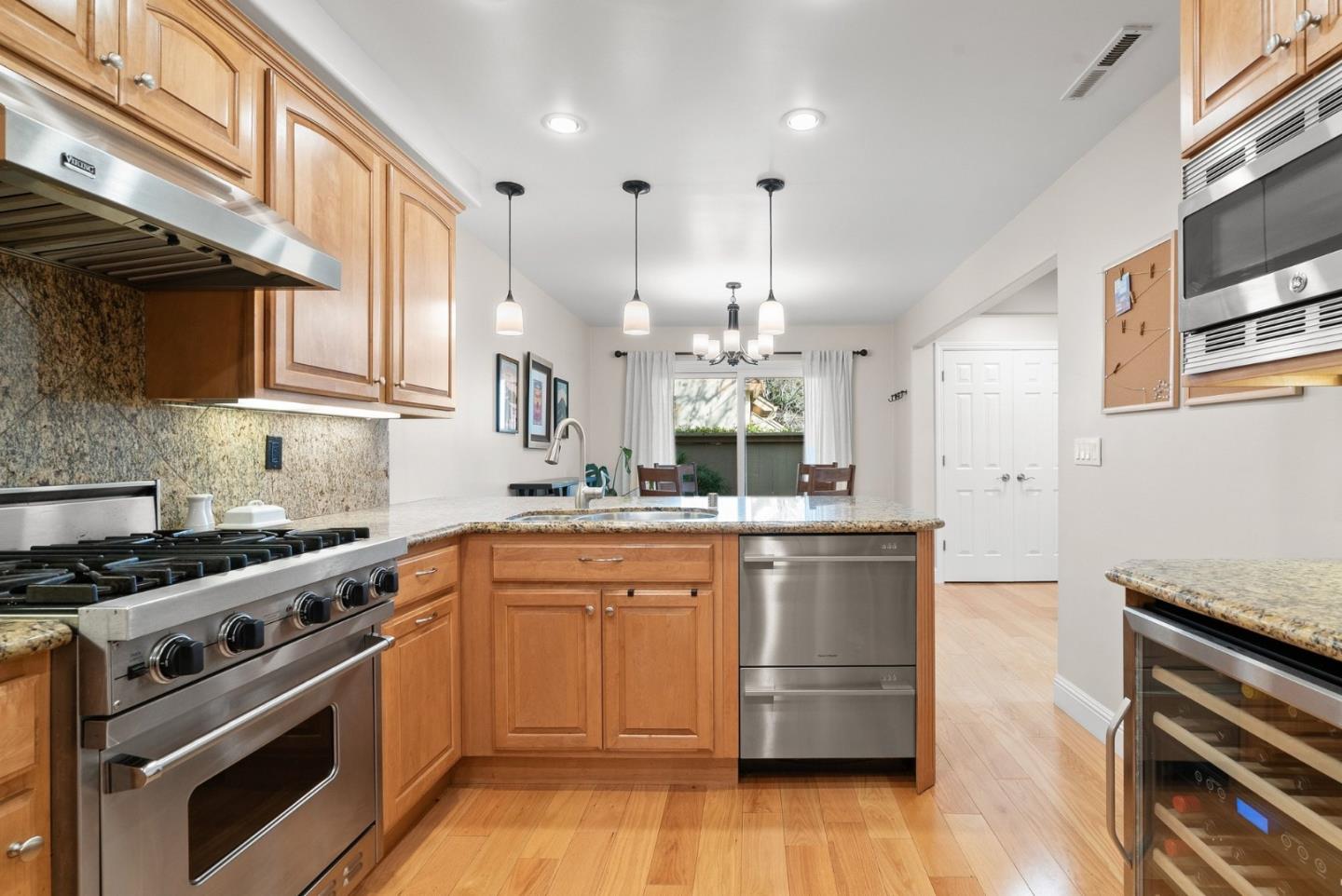 Detail Gallery Image 12 of 44 For 1933 Huxley Ct, San Jose,  CA 95125 - 2 Beds | 2/1 Baths