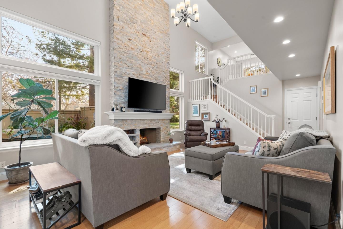 Detail Gallery Image 13 of 44 For 1933 Huxley Ct, San Jose,  CA 95125 - 2 Beds | 2/1 Baths