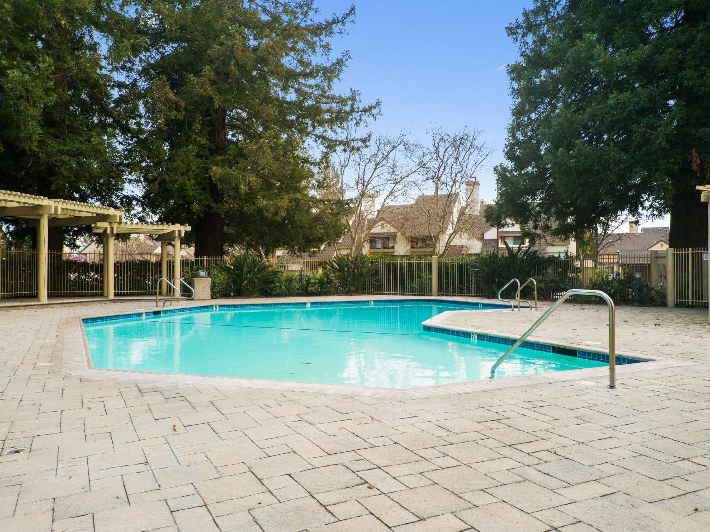 Detail Gallery Image 40 of 44 For 1933 Huxley Ct, San Jose,  CA 95125 - 2 Beds | 2/1 Baths