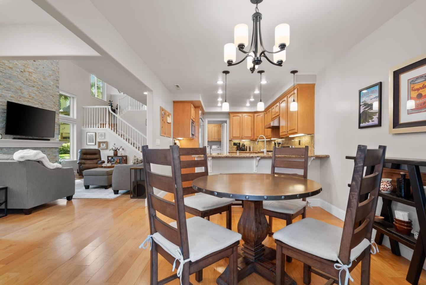 Detail Gallery Image 7 of 44 For 1933 Huxley Ct, San Jose,  CA 95125 - 2 Beds | 2/1 Baths