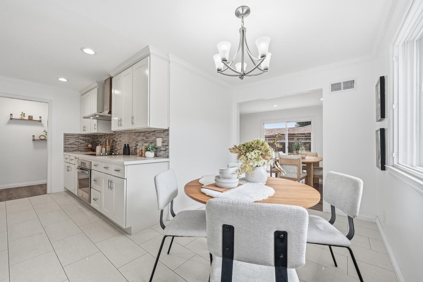 Detail Gallery Image 8 of 53 For 136 S Mary Ave, Sunnyvale,  CA 94086 - 3 Beds | 2 Baths